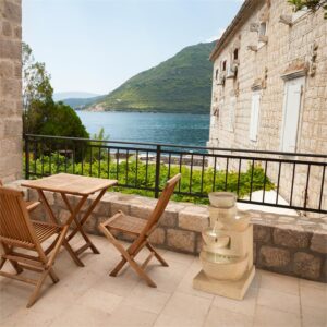 Blumfeldt Korinth, záhradná fontána, solárny panel, 3 W, LED, pieskovcová optika