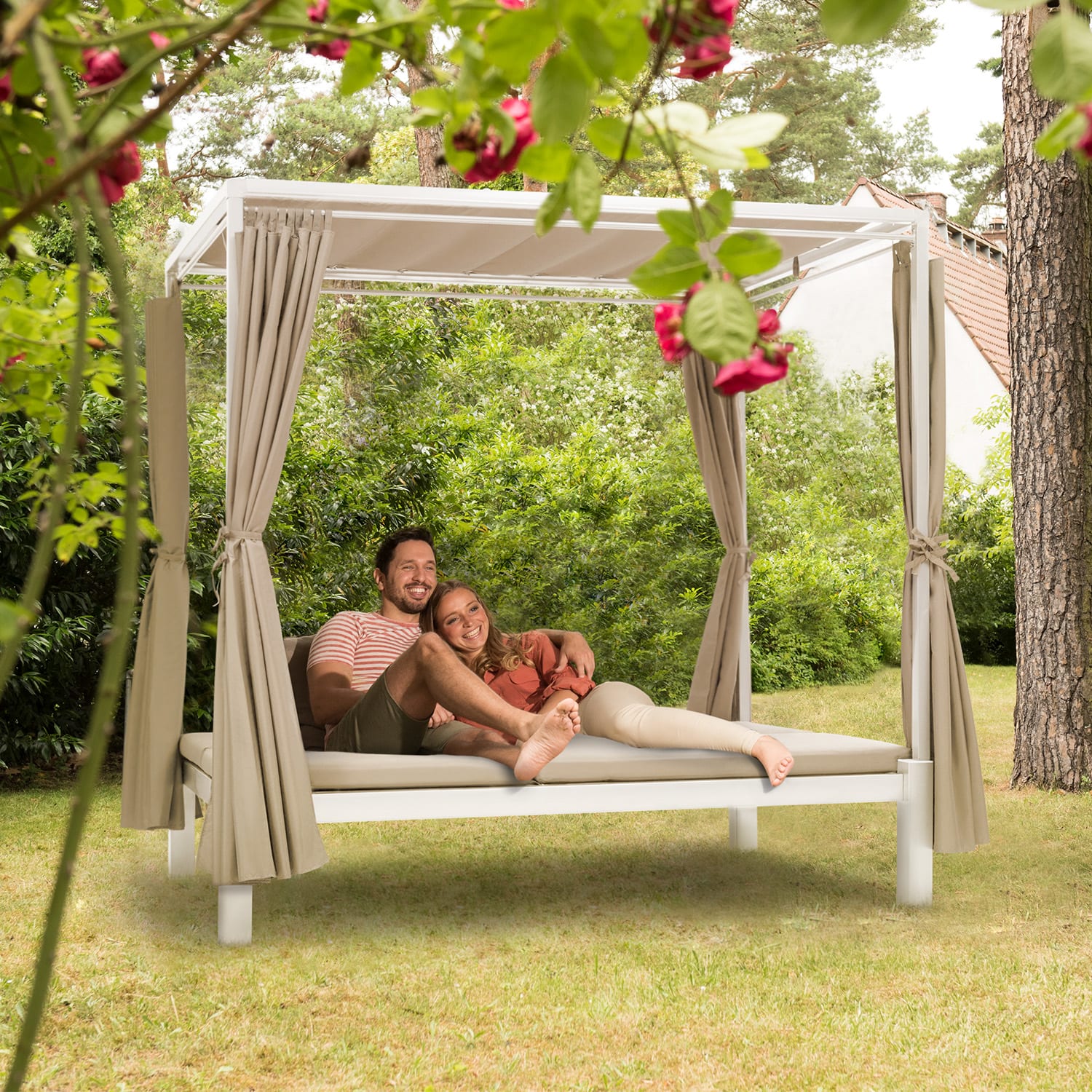 Blumfeldt Eremitage Double Sunbed, lehátko, pre 2 osoby, oceľový rám, slnečná strieška, závesy, krémové