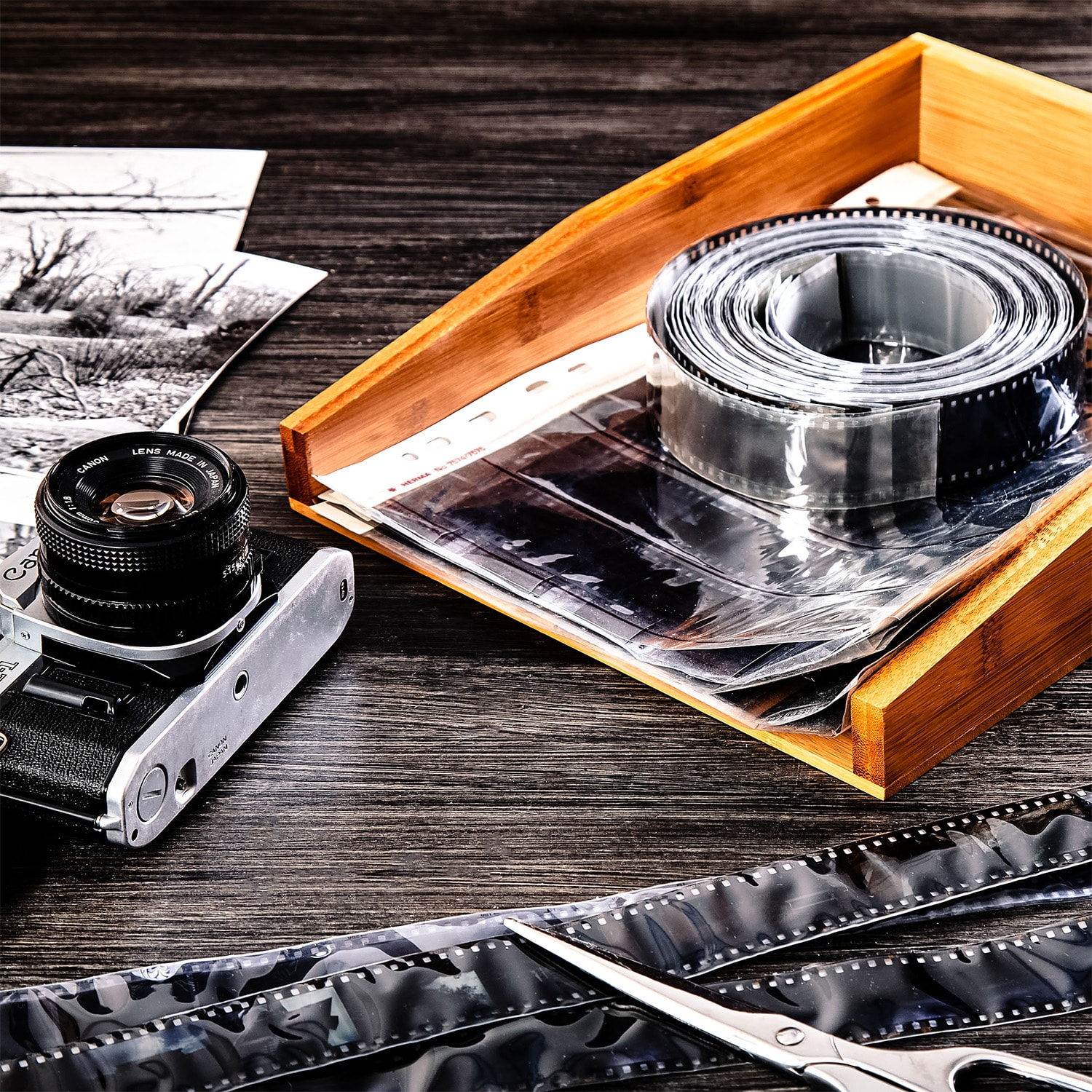 Blumfeldt Zásobník dokumenty, odkladací zásobník, jednoduchý dizajn, rozmery: 25,3 × 5,8 × 33 cm, bambus