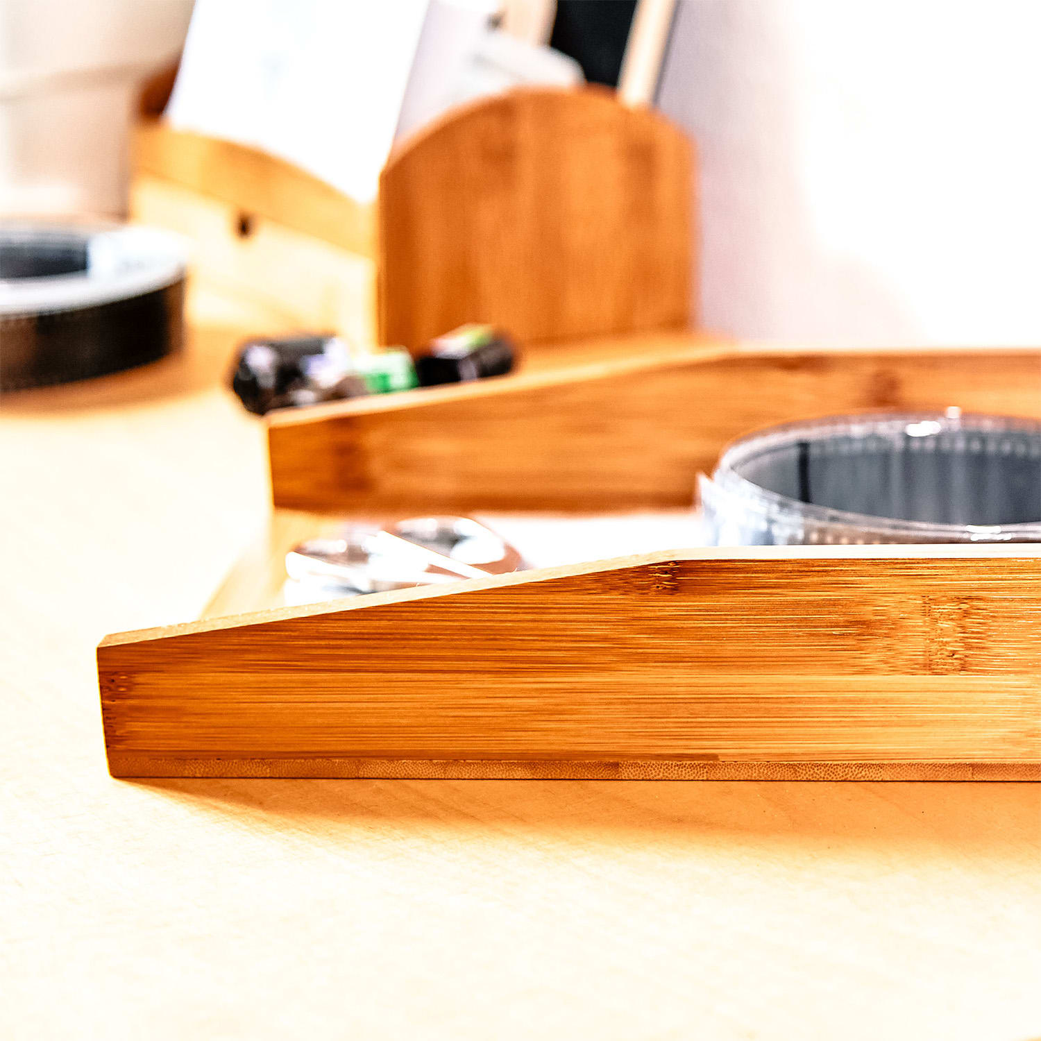 Blumfeldt Zásobník dokumenty, odkladací zásobník, jednoduchý dizajn, rozmery: 25,3 × 5,8 × 33 cm, bambus – Obrázok 5