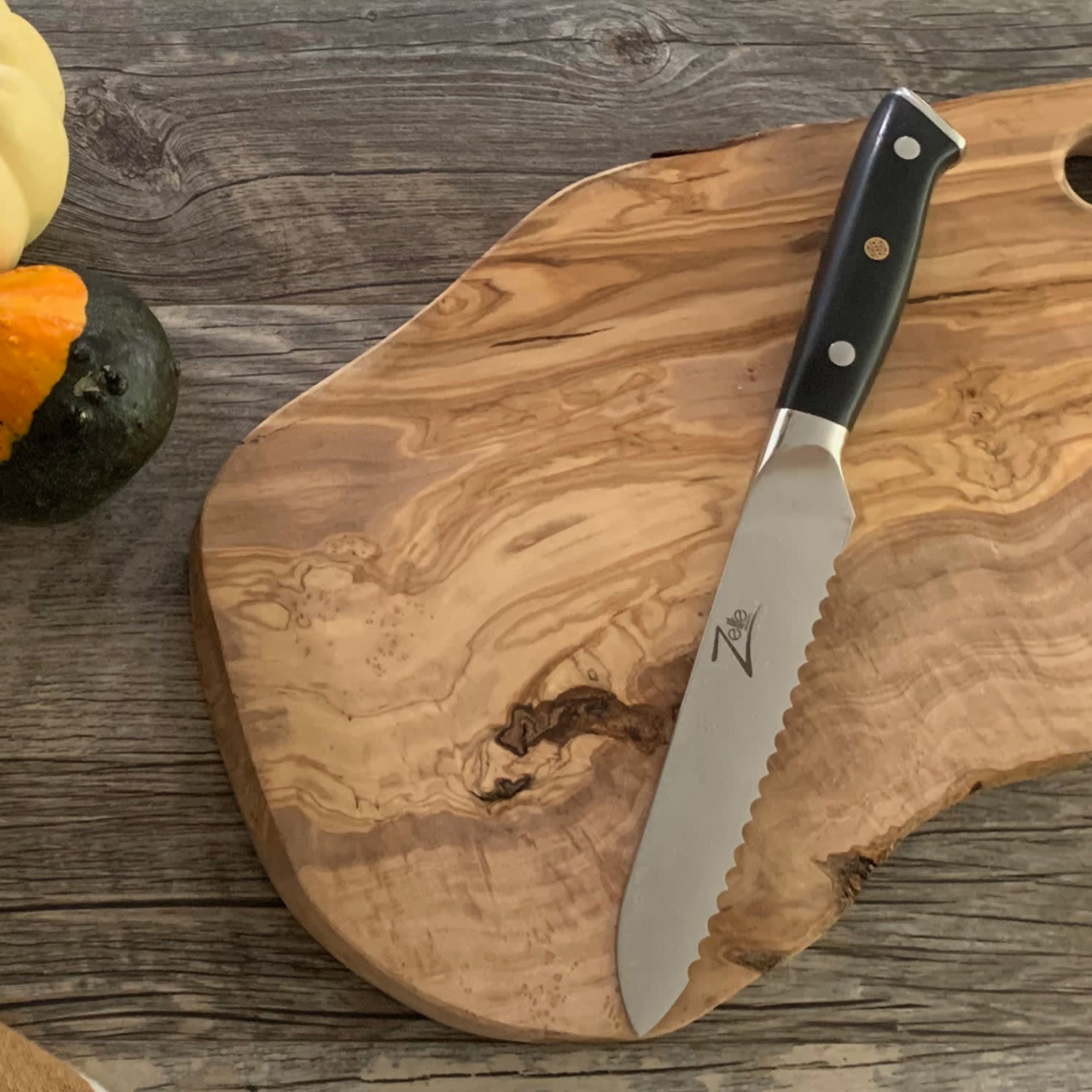 Zelite Infinity by Klarstein Alpha-Royal Japanese Series, 5,5" univerzálny nôž, zúbkovaný okraj, damašková oceľ – Obrázok 4